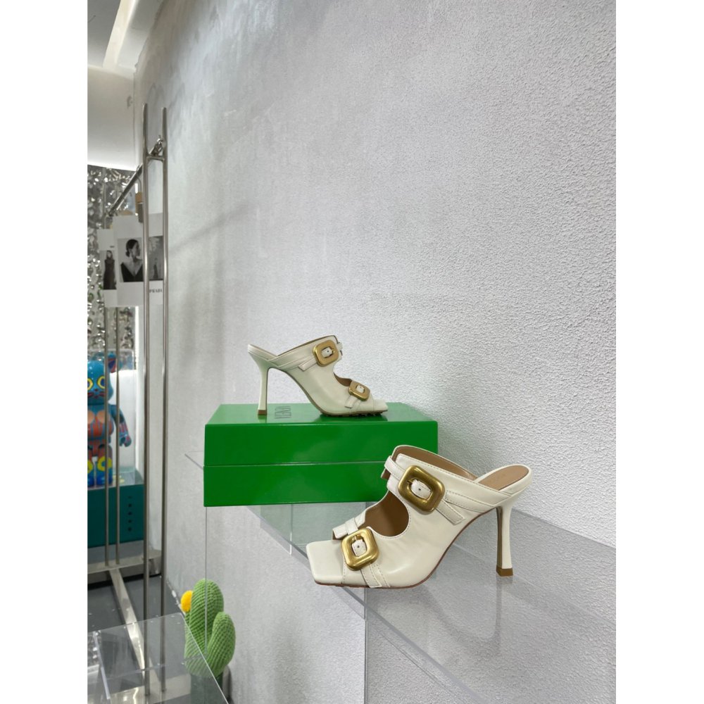 Cheap Reps Bottega Veneta Stretch Buckle Mules in White Calfskin