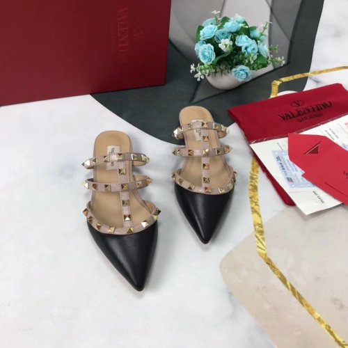 Cheap Reps Valentino Rockstud Flat Mules In Black Leather
