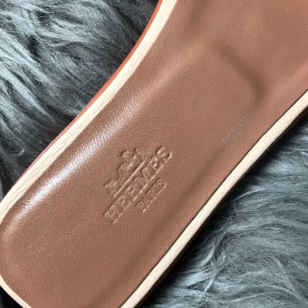 Cheap Reps Hermes Oran Slide Sandals In Beton Clemence Leather