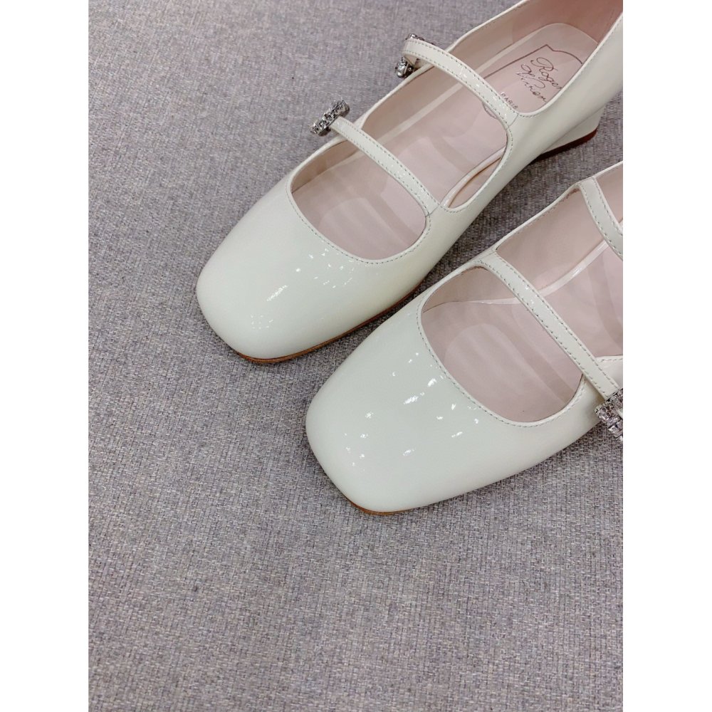 Cheap Reps Roger Vivier Tres Vivier Strass Buckle Mini Babies Ballerinas in White Patent Leather