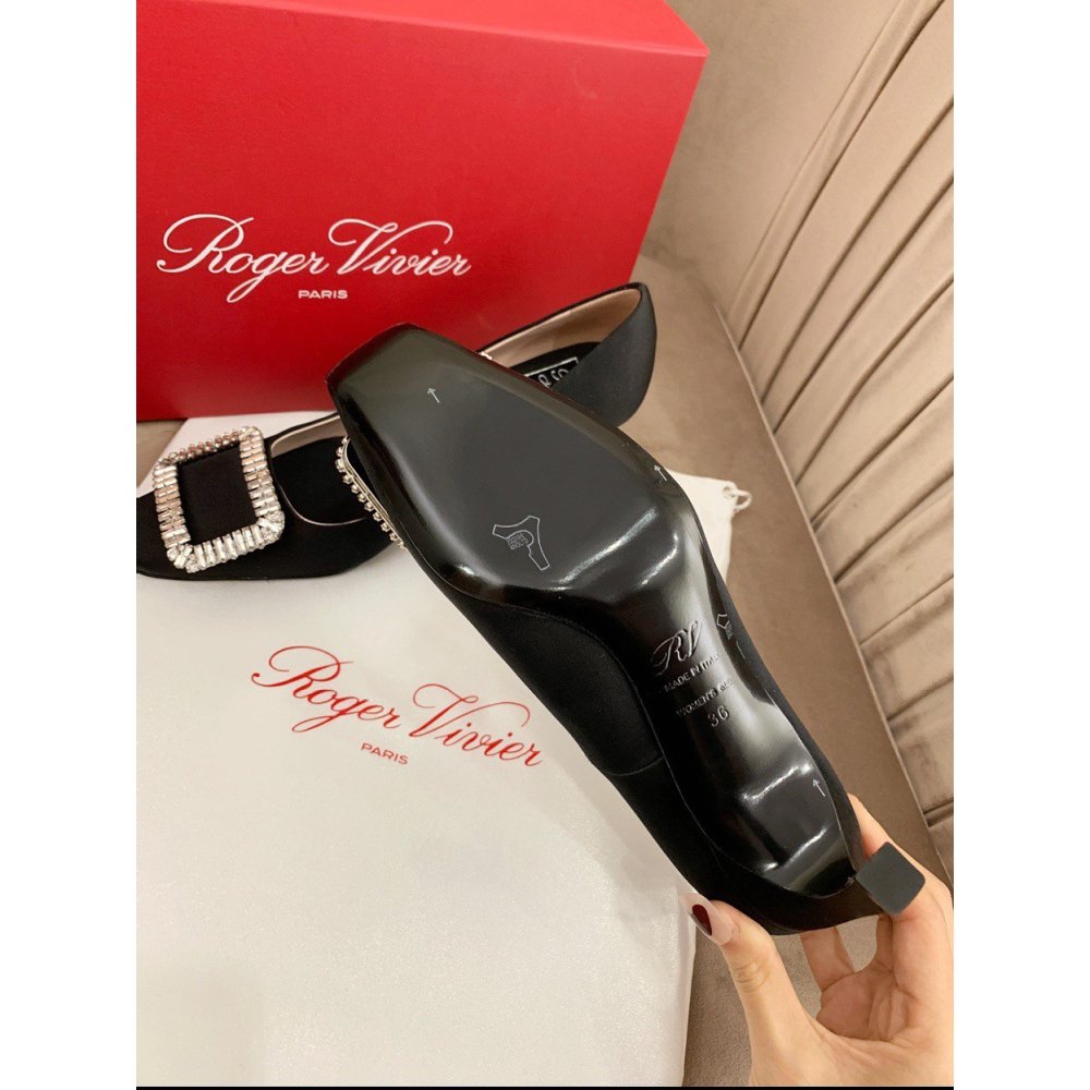Cheap Reps Roger Vivier Trompette Crystal Buckle Pumps in Black Satin