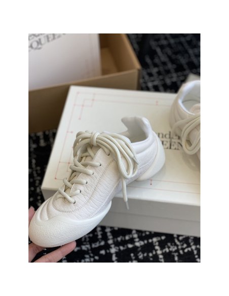 Cheap Reps Alexander McQueen Womens Flexion Sneakers in White Leather