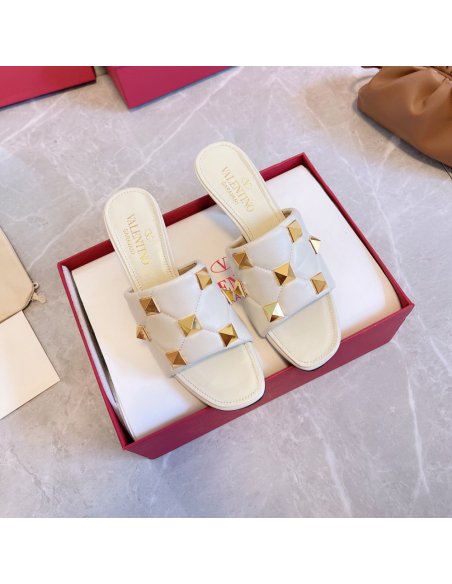 Cheap Reps Valentino Roman Stud Slide Sandals 65mm In White Leather