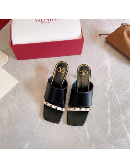 Cheap Reps Valentino Black Rockstud Slide Sandals With Sculpted Heel