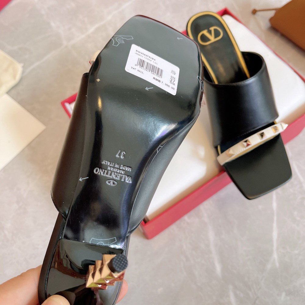 Cheap Reps Valentino Black Rockstud Slide Sandals With Sculpted Heel
