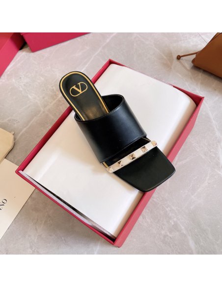 Cheap Reps Valentino Black Rockstud Slide Sandals With Sculpted Heel
