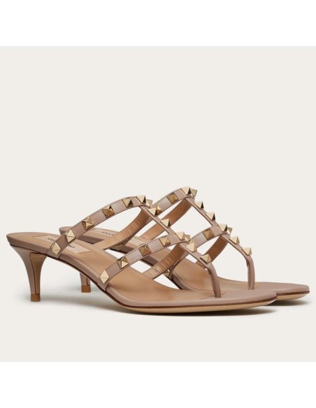 Cheap Reps Valentino Rockstud Flip Flop Sandals 50mm In Poudre Calfskin
