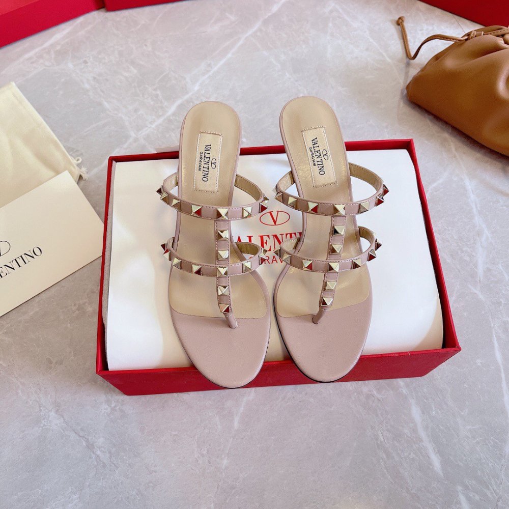 Cheap Reps Valentino Rockstud Flip Flop Sandals 50mm In Poudre Calfskin