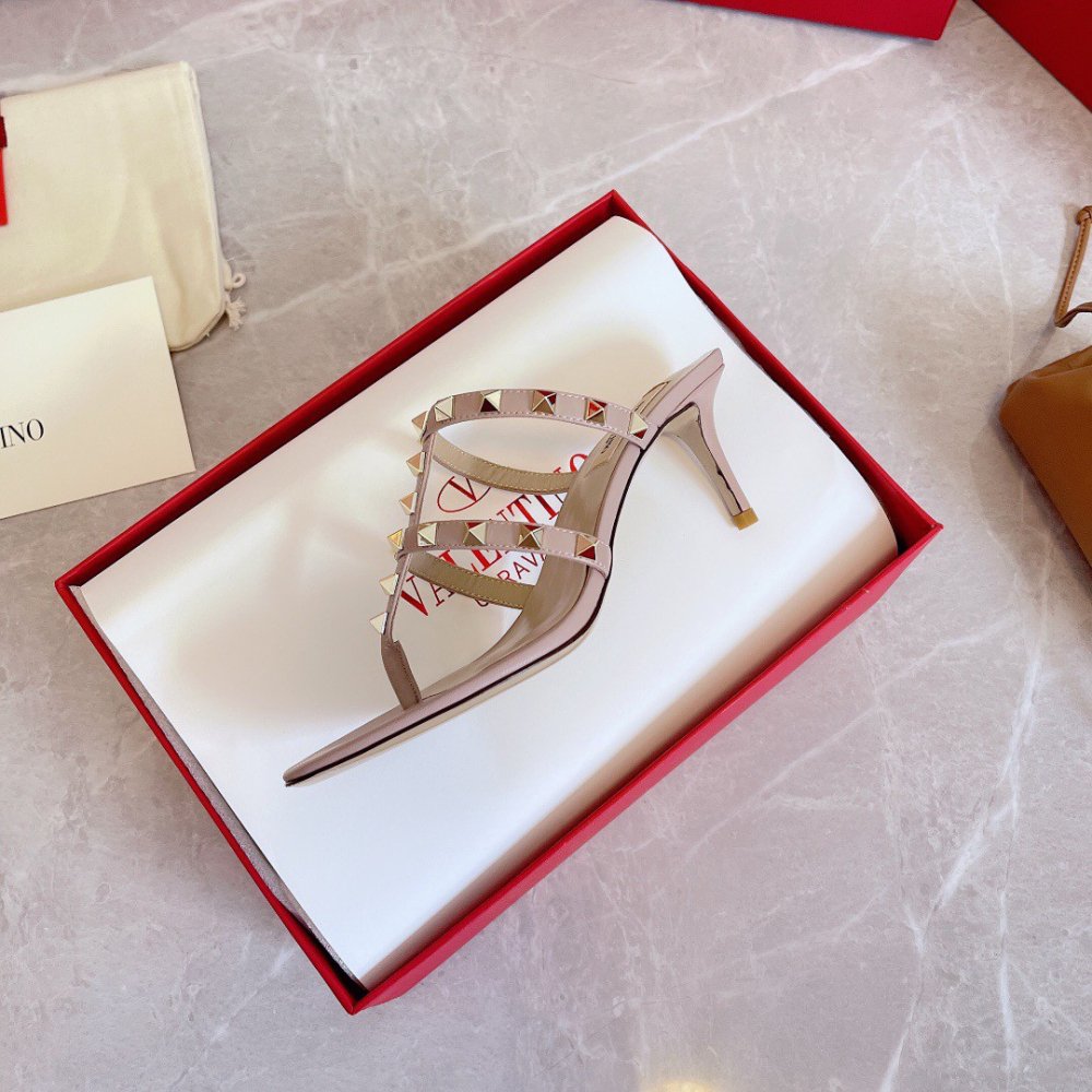 Cheap Reps Valentino Rockstud Flip Flop Sandals 50mm In Poudre Calfskin