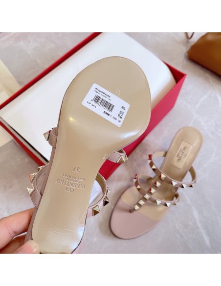 Cheap Reps Valentino Rockstud Flip Flop Sandals 50mm In Poudre Calfskin