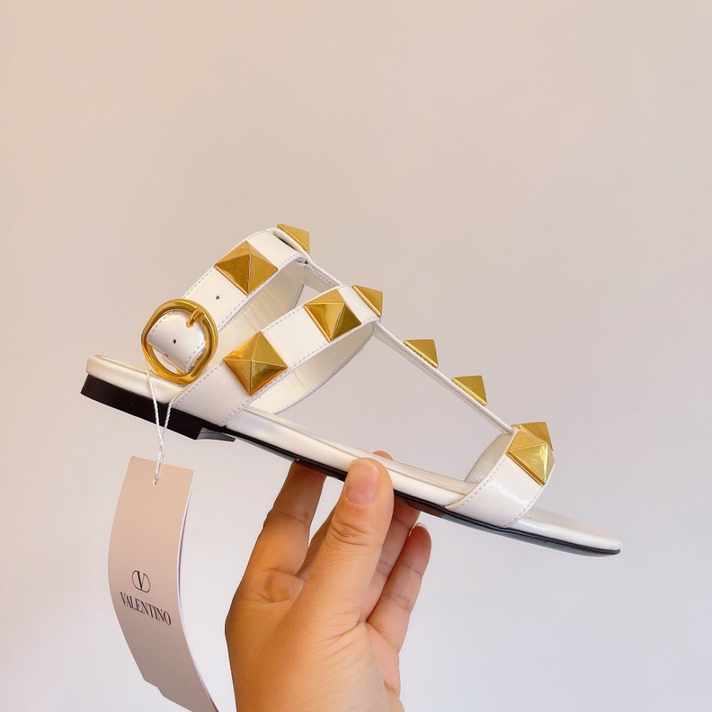 Cheap Reps Valentino Roman Stud Flat Sandals In White Calfskin