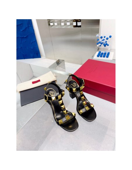 Cheap Reps Valentino Roman Stud Sandals 90mm In Black Calfskin