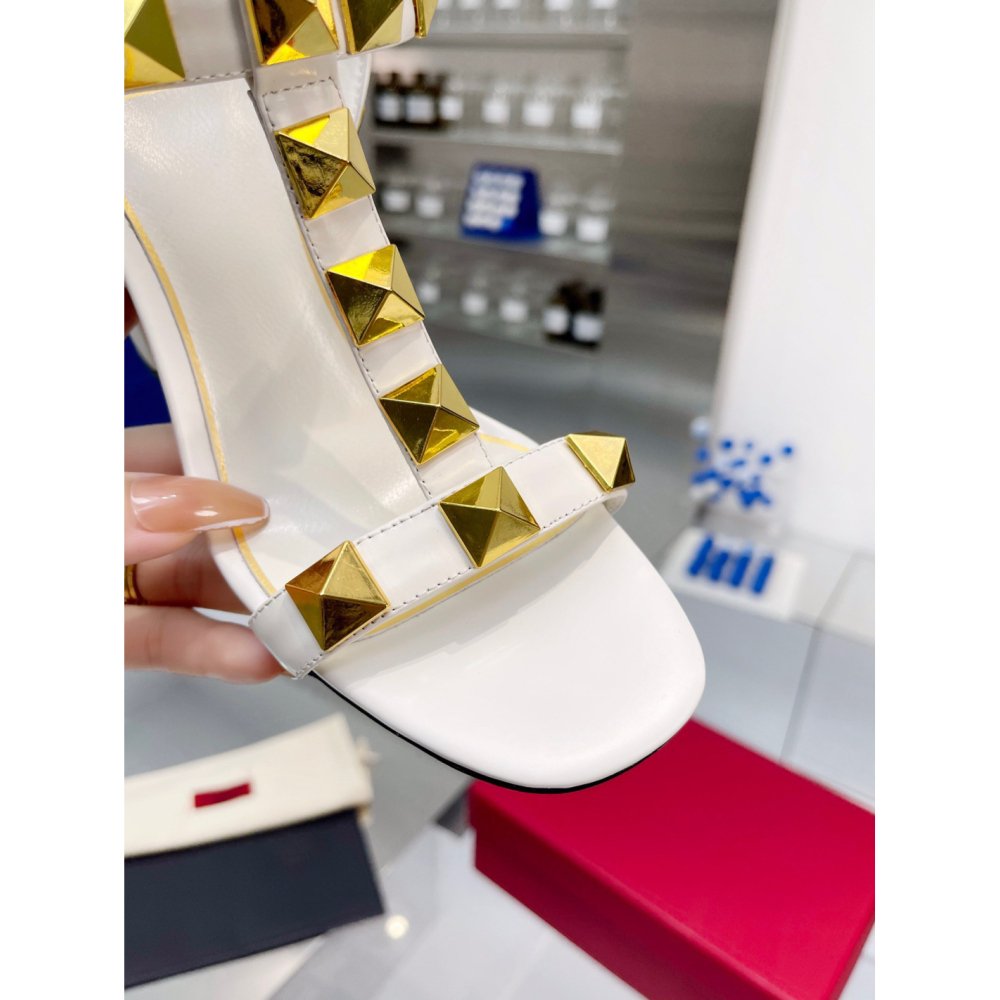 Cheap Reps Valentino Roman Stud Sandals 90mm In White Calfskin