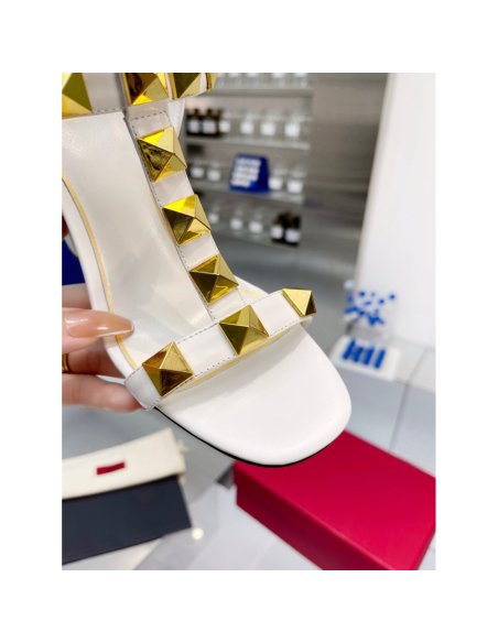 Cheap Reps Valentino Roman Stud Sandals 90mm In White Calfskin
