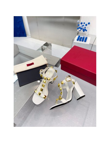 Cheap Reps Valentino Roman Stud Sandals 90mm In White Calfskin