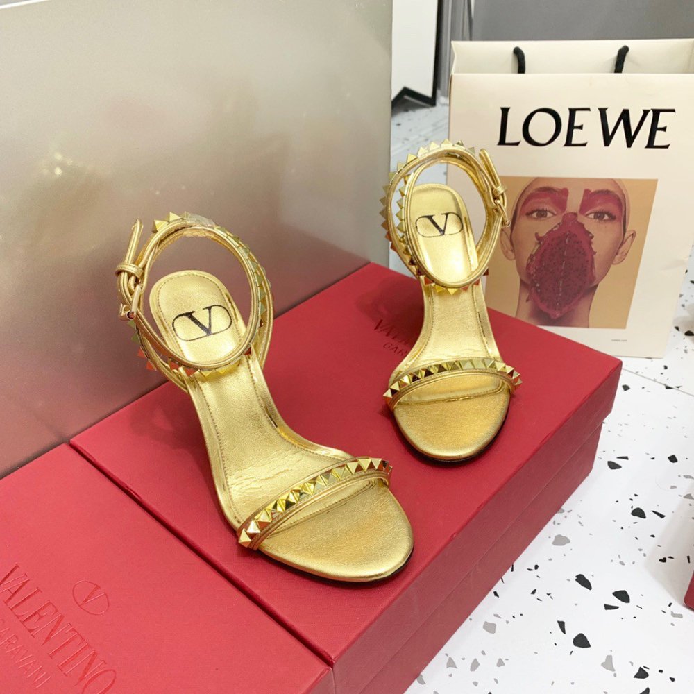 Cheap Reps Valentino Rockstud No Limit Sandal 100mm In Gold Metallic Nappa