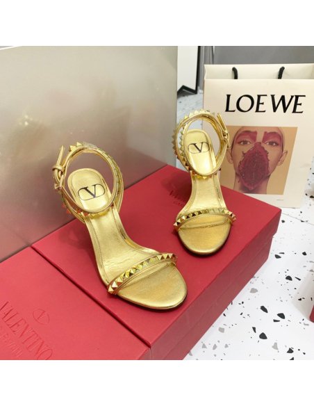 Cheap Reps Valentino Rockstud No Limit Sandal 100mm In Gold Metallic Nappa