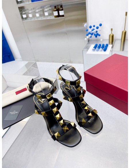 Cheap Reps Valentino Roman Stud Sandals 100mm In Black Calfskin
