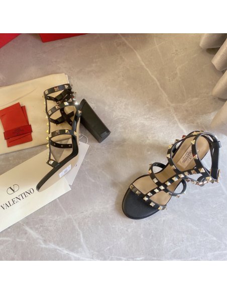 Cheap Reps Valentino Rockstud Ankle Strap Sandals 90mm In Black Calfskin