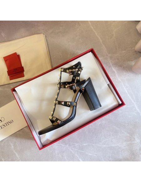 Cheap Reps Valentino Rockstud Ankle Strap Sandals 90mm In Black Calfskin