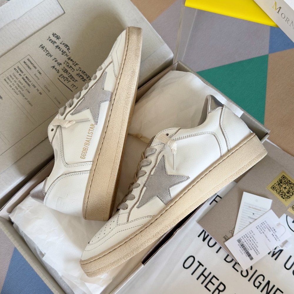 Cheap Reps Golden Goose Womens Ball Star Sneakers with Suede Atar and Metallic Leather Heel Tab