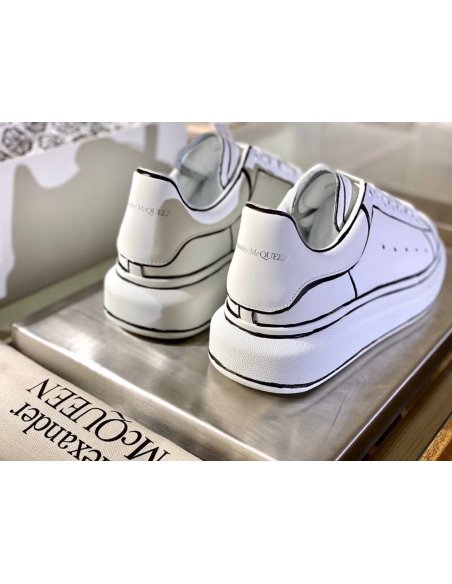 Cheap Reps Alexander McQueen Womens Oversized Sneakers With Black Outlines