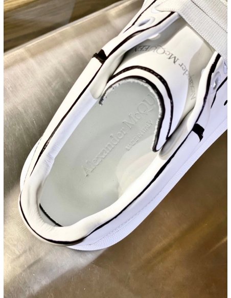 Cheap Reps Alexander McQueen Womens Oversized Sneakers With Black Outlines