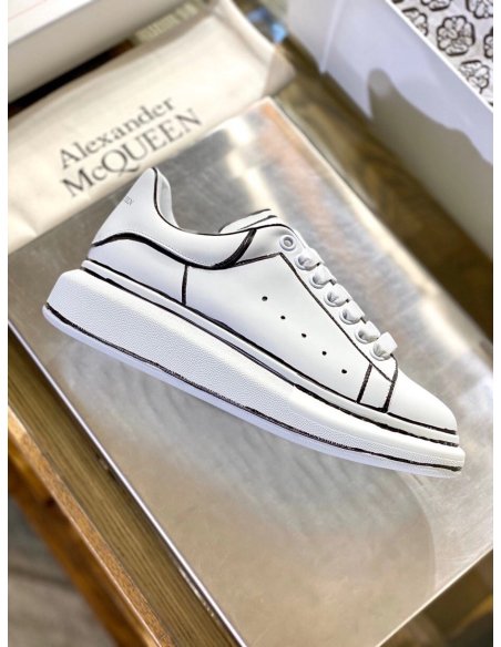 Cheap Reps Alexander McQueen Womens Oversized Sneakers With Black Outlines