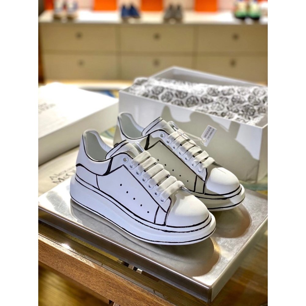 Cheap Reps Alexander McQueen Womens Oversized Sneakers With Black Outlines