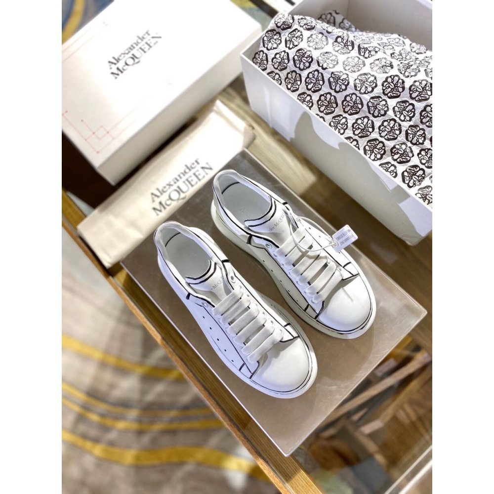 Cheap Reps Alexander McQueen Womens Oversized Sneakers With Black Outlines