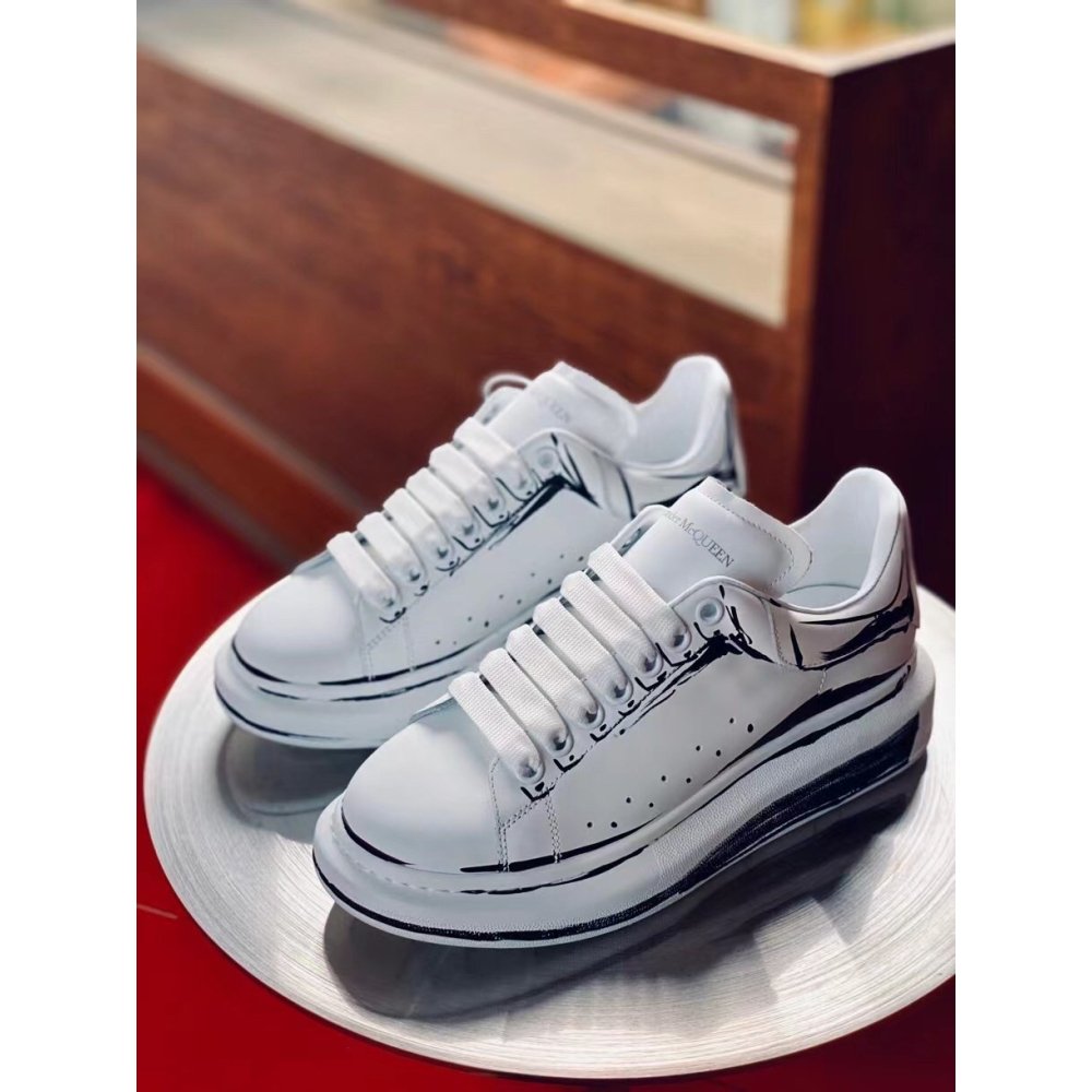 Cheap Reps Alexander McQueen Womens Oversized Sneakers With Black Printed