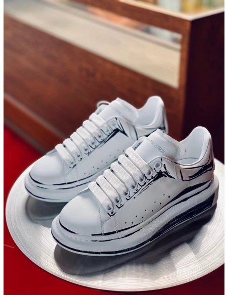 Cheap Reps Alexander McQueen Womens Oversized Sneakers With Black Printed