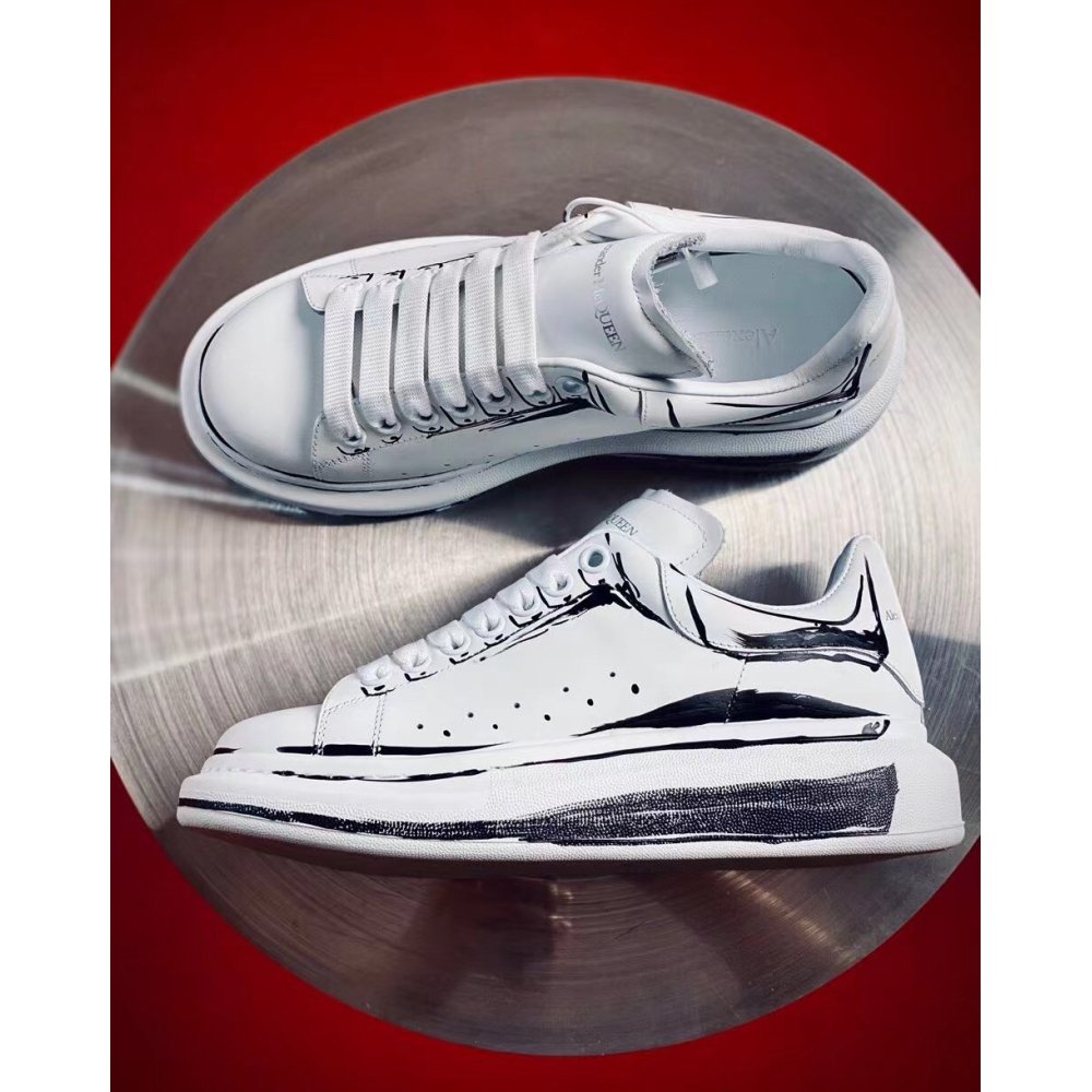 Cheap Reps Alexander McQueen Womens Oversized Sneakers With Black Printed