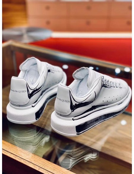 Cheap Reps Alexander McQueen Womens Oversized Sneakers With Black Printed