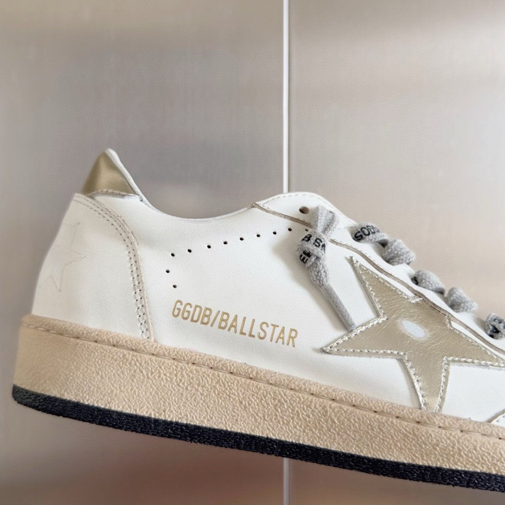 Cheap Reps Golden Goose Womens Ball Star Sneakers with Gold Star and Heel Tab