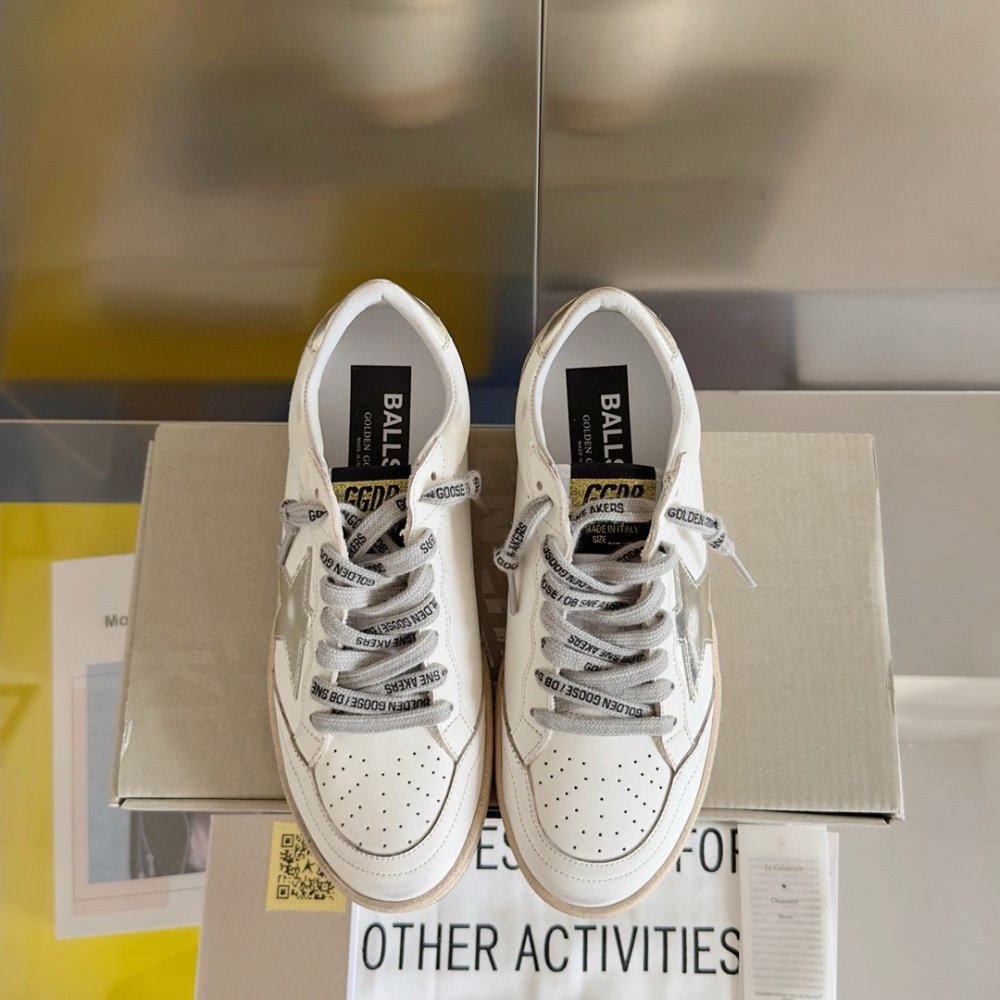 Cheap Reps Golden Goose Womens Ball Star Sneakers with Gold Star and Heel Tab