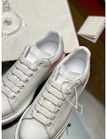 Cheap Reps Alexander McQueen Womens Oversized Sneakers With Pink Drop Hee