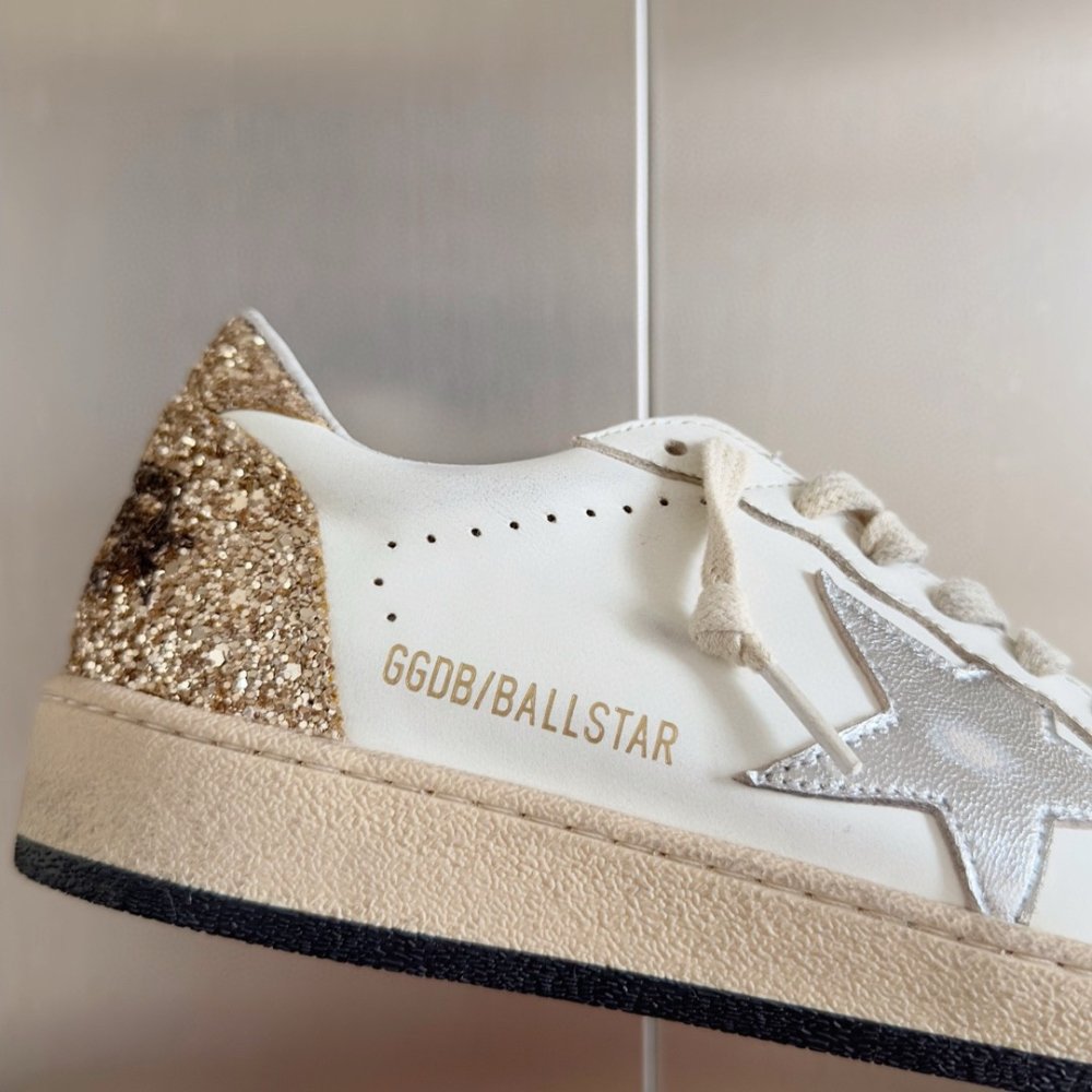 Cheap Reps Golden Goose Womens Ball Star Sneakers with Silver Star and Gold Glitter Heel Tab