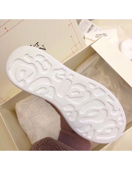 Cheap Reps Alexander McQueen Womens Oversized Sneakers With Multicolour Laces