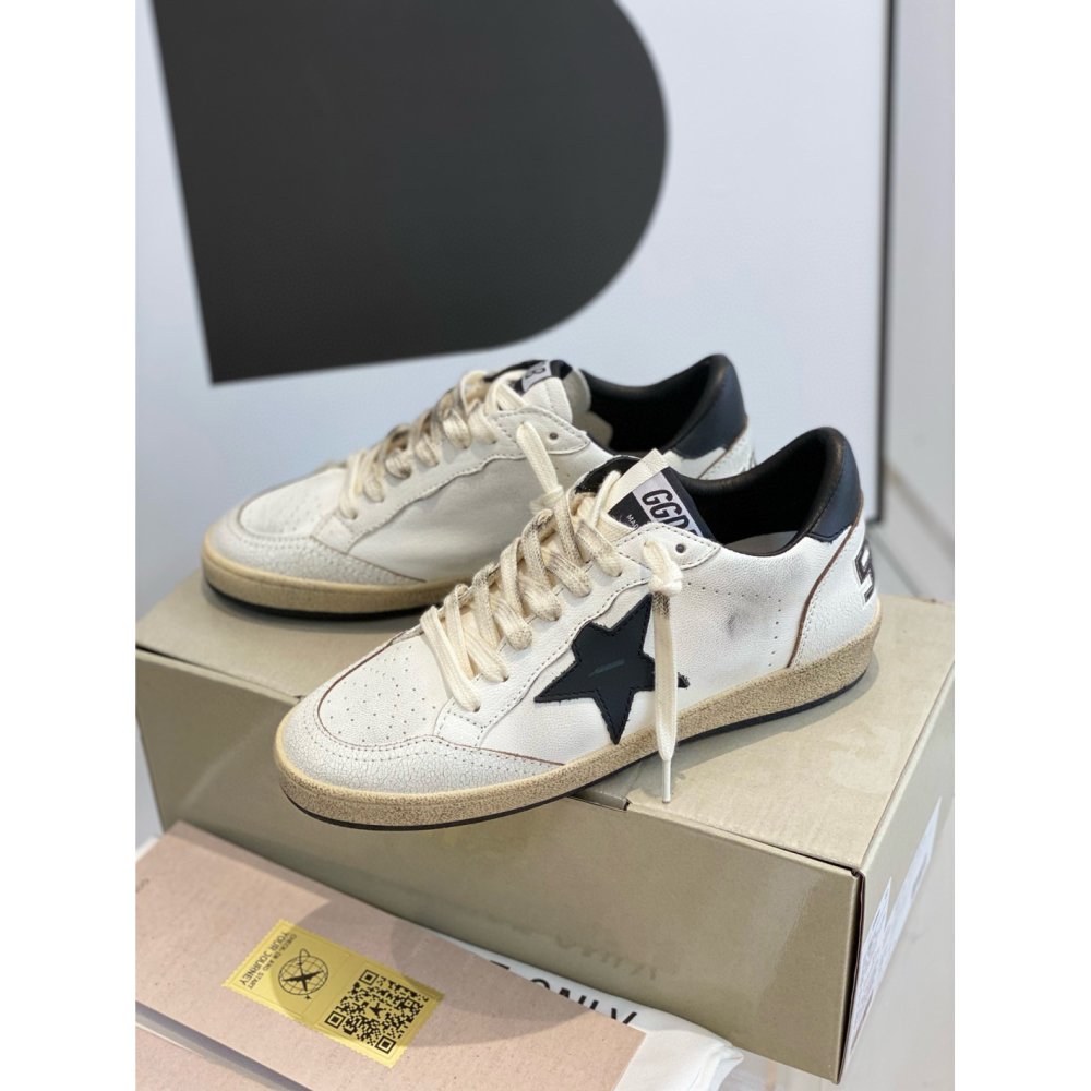 Cheap Reps Golden Goose Womens Ball Star Sneakers with Black Star and Heel Tab