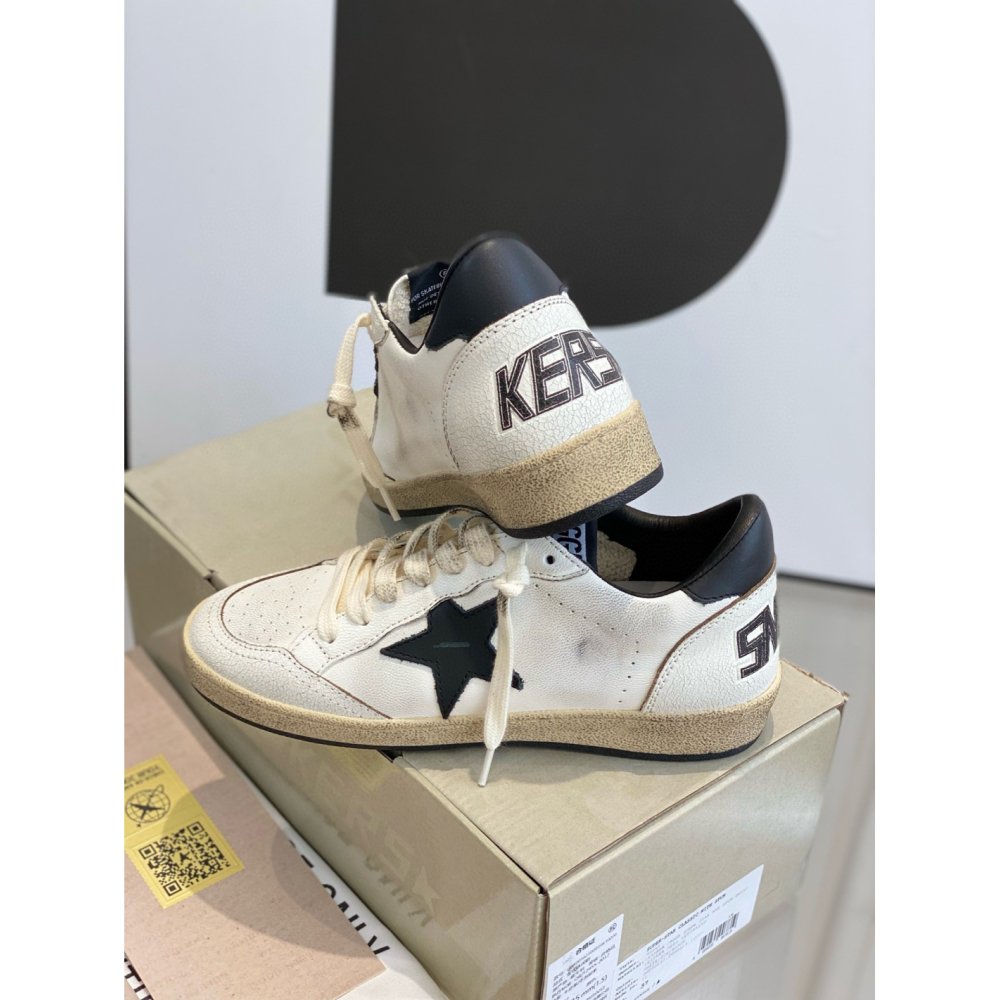 Cheap Reps Golden Goose Womens Ball Star Sneakers with Black Star and Heel Tab