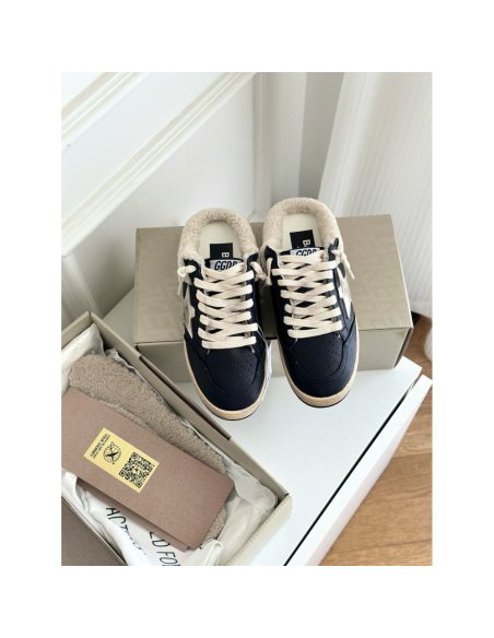 Cheap Reps Golden Goose Womens Black Ball Star Sabots with Shearling Lining