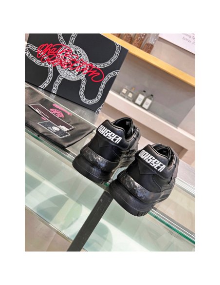 Cheap Reps Versace Womens Odissea Sneakers In Black Leather