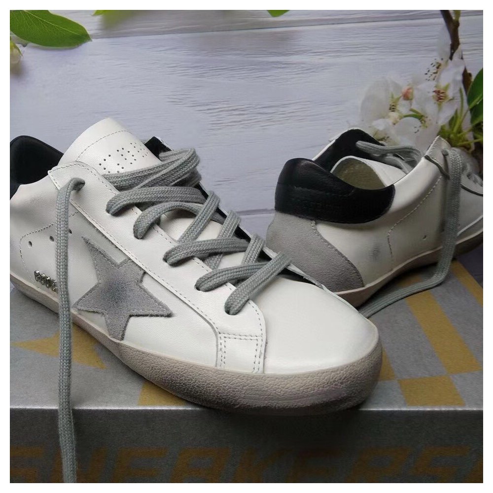 Cheap Reps Golden Goose Womens Super-Star Sneakers With Metal Stud Lettering