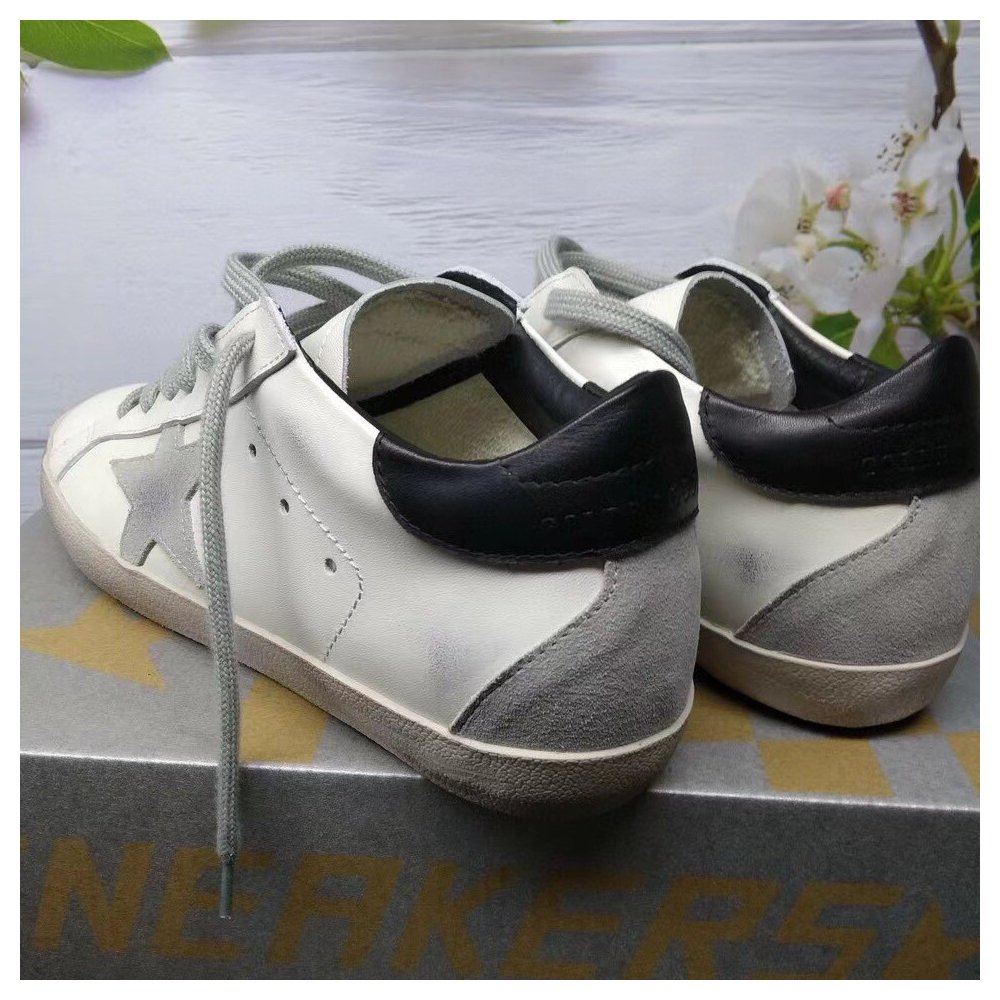 Cheap Reps Golden Goose Womens Super-Star Sneakers With Metal Stud Lettering