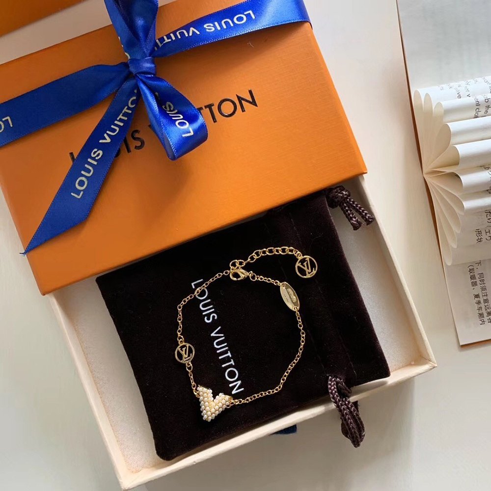 Louis Vuitton Essential V Perle bracelet DF620946,Louis Vuitton Jewelry