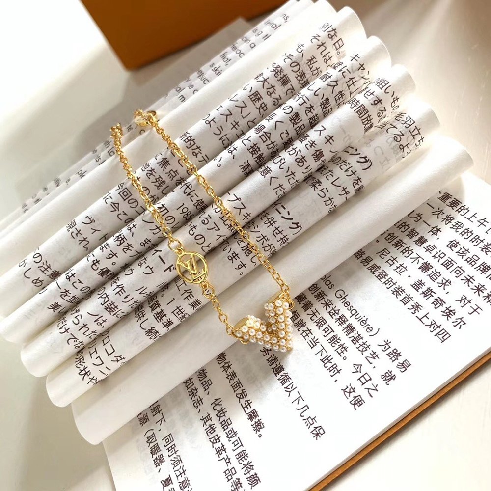 Louis Vuitton Essential V Perle bracelet DF620946,Louis Vuitton Jewelry
