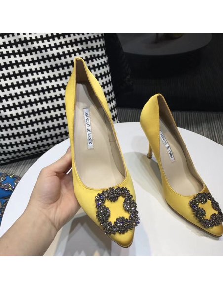 Cheap Reps Manolo Blahnik Hangisi 70 Pumps In Yellow Satin