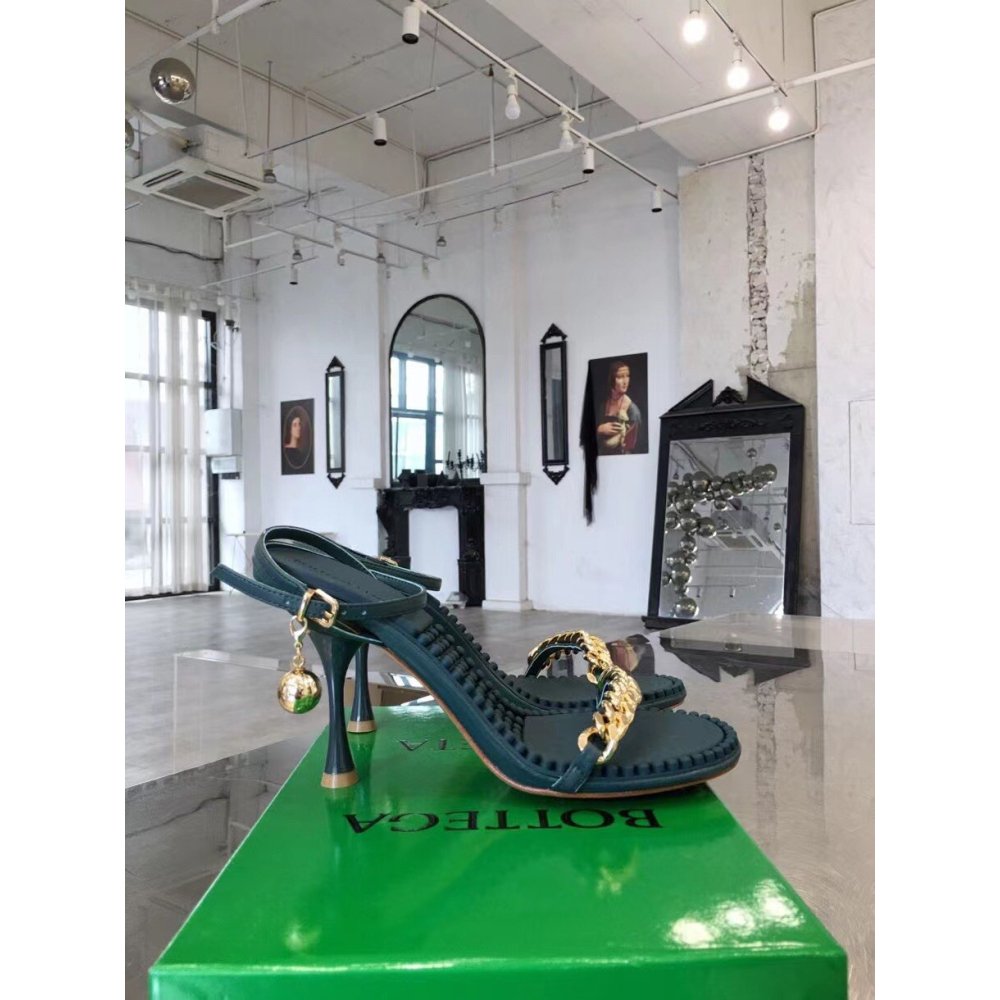 Cheap Reps Bottega Veneta Dot Sandals with Chain Straps In Inkwell Lambskin