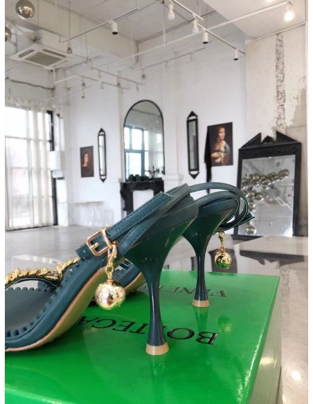 Cheap Reps Bottega Veneta Dot Sandals with Chain Straps In Inkwell Lambskin